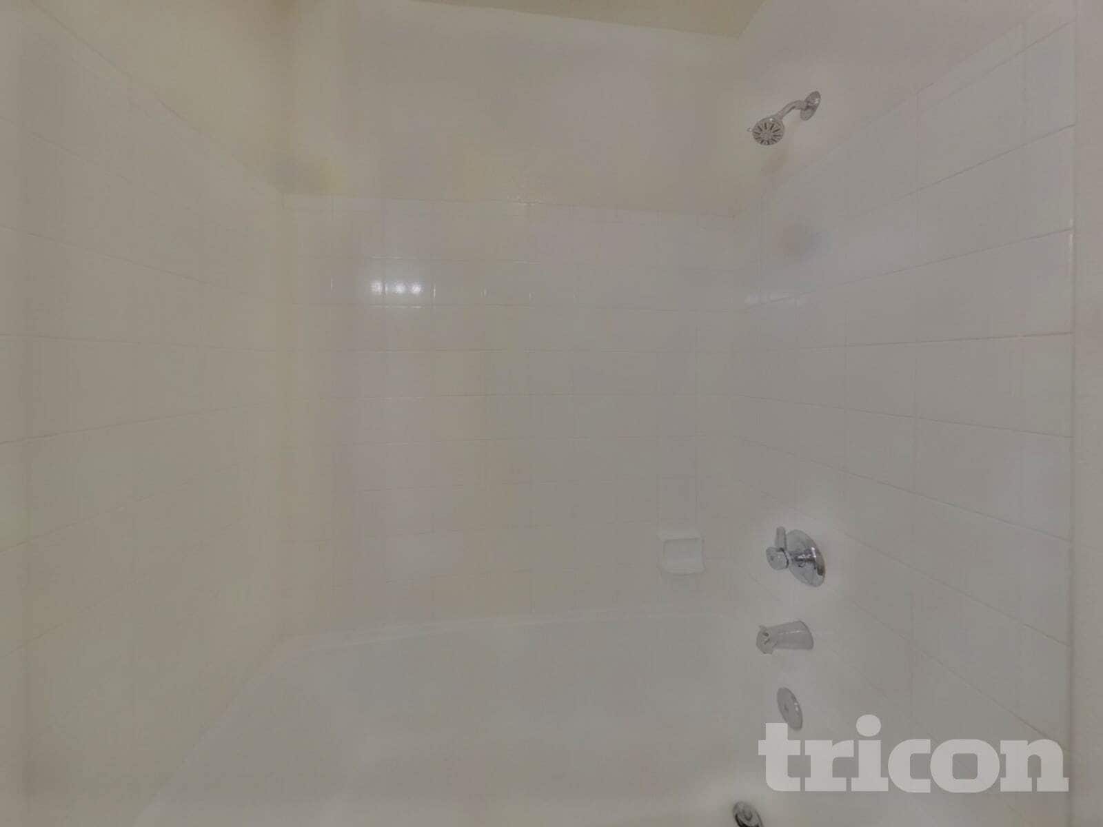 Building Photo - 1880 E Morten Ave