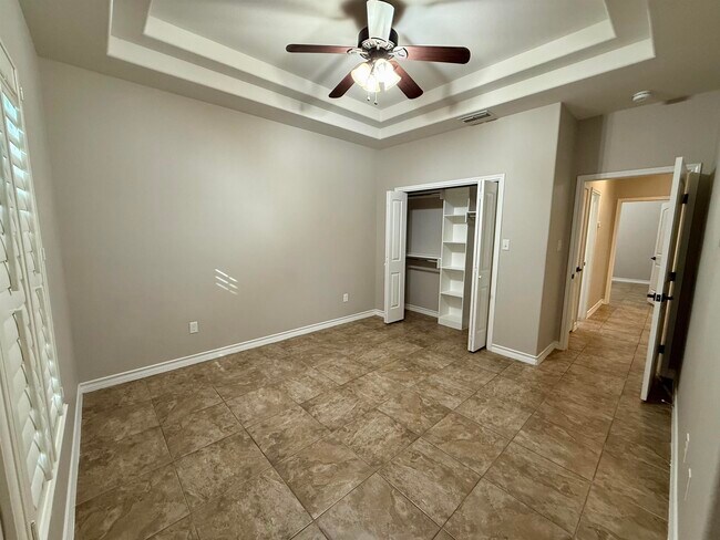 Building Photo - 216 Canyon Oak Dr