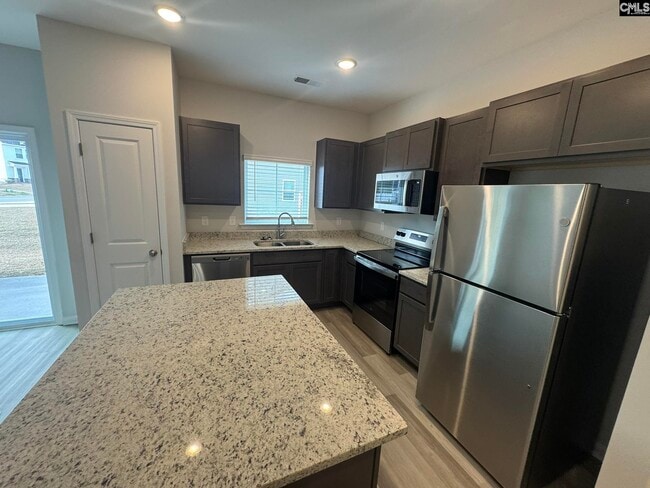 Building Photo - 127 Carr Ln