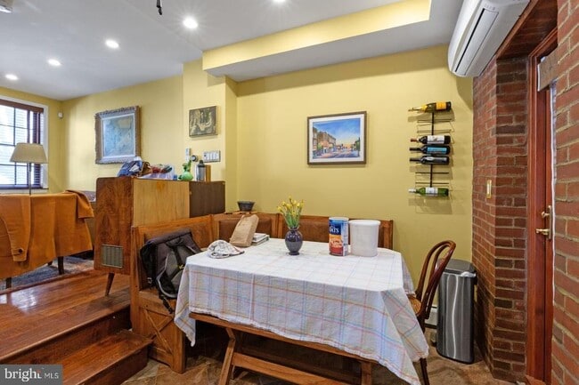 Building Photo - 928 Irving St