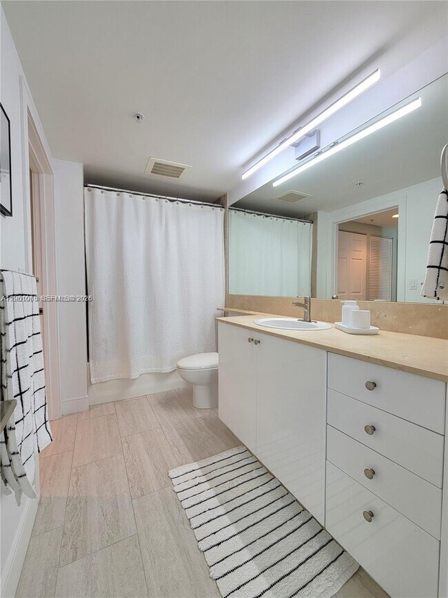 Building Photo - 700 E Boynton Beach Blvd