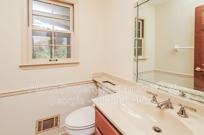 Building Photo - 938 Lost Valley Dr SE