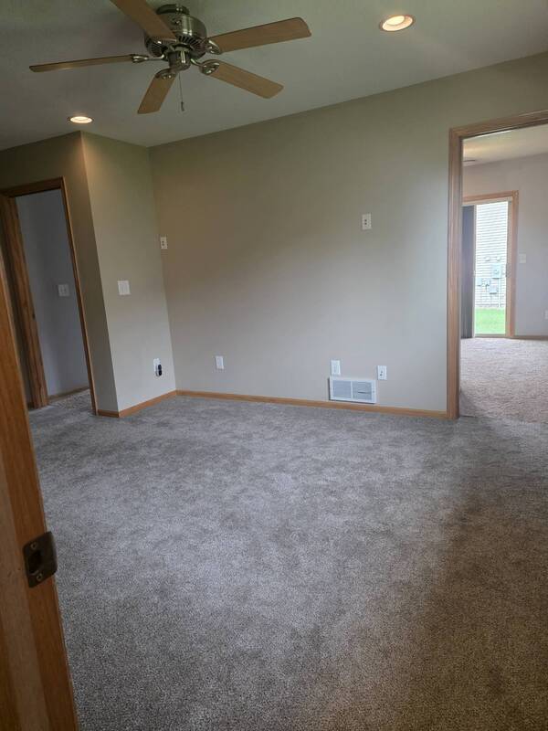 Building Photo - 9205 Orchard Cir