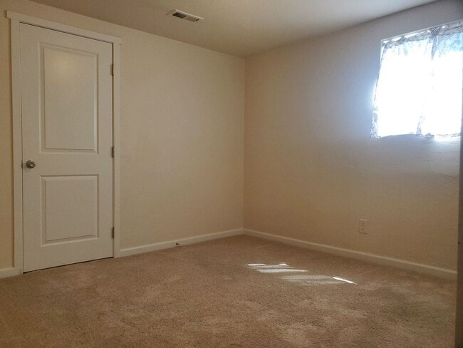 Building Photo - 2 br, 1 bath House - 825 Dr ML King Way