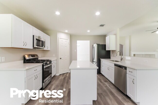 Building Photo - 910 Taylor Ridge Dr