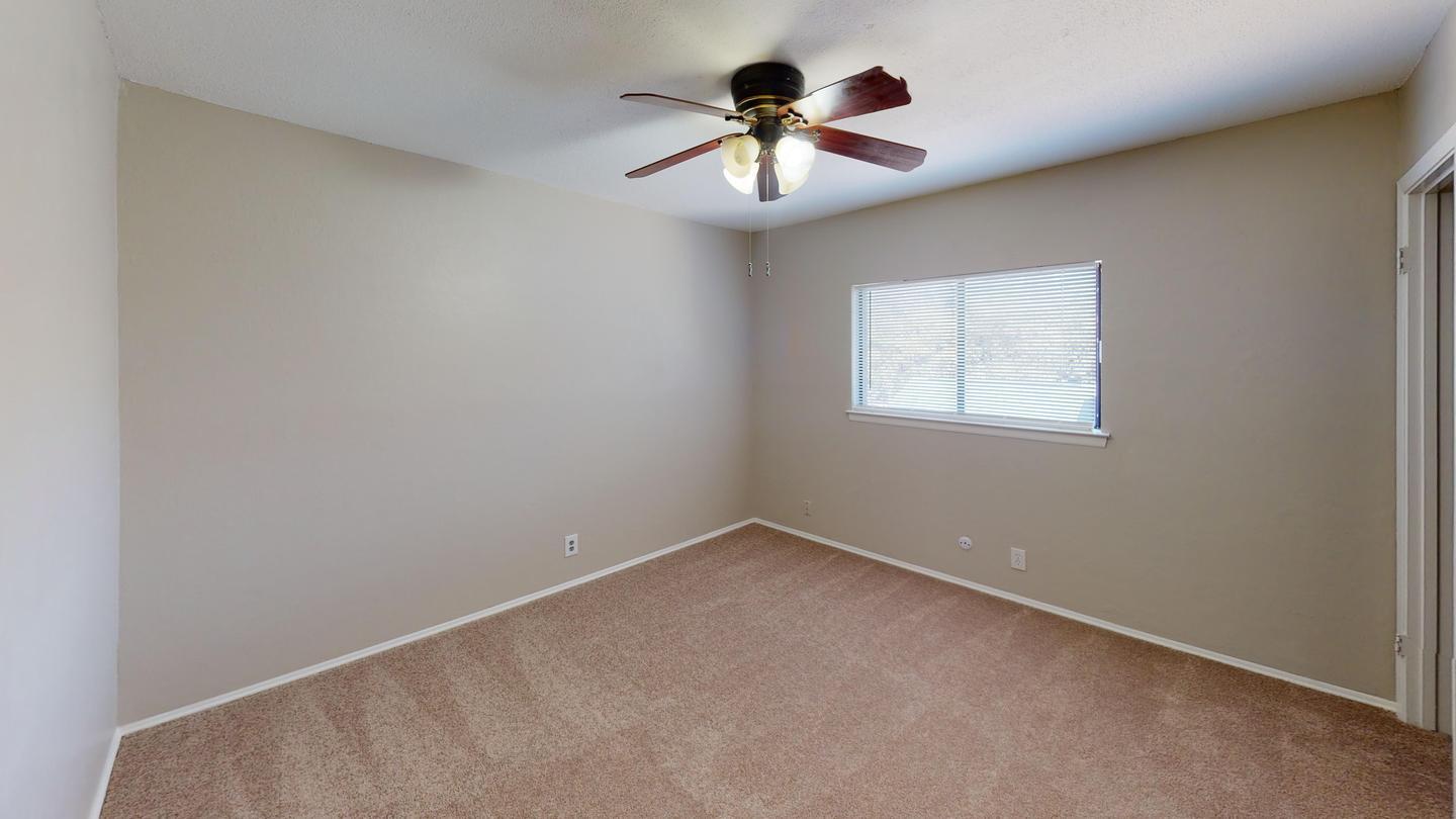 Building Photo - 14102 N Hills Village Dr