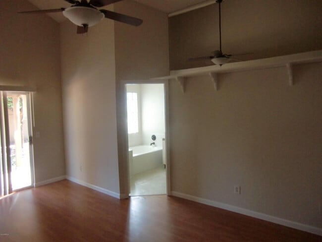 Building Photo - 3305 E Wildwood Dr