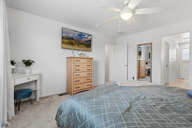 Building Photo - 5576 Bexley Dr
