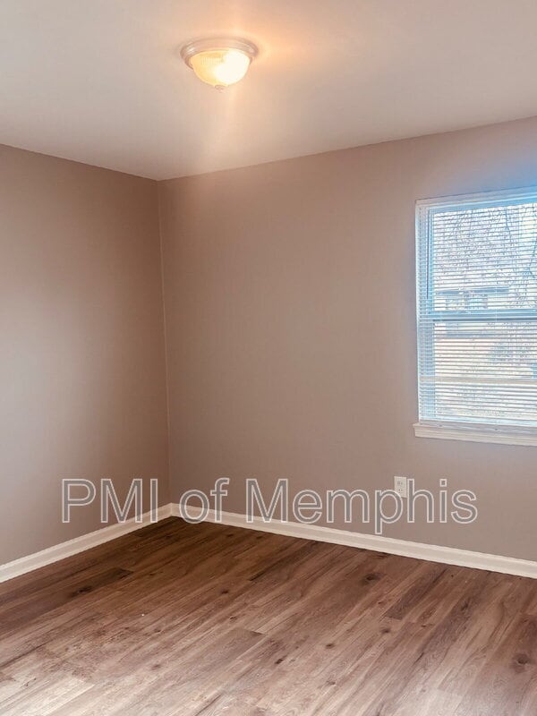 Building Photo - 345 Washburn Dr