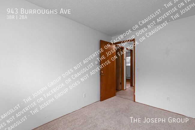 Building Photo - 943 Burroughs Ave