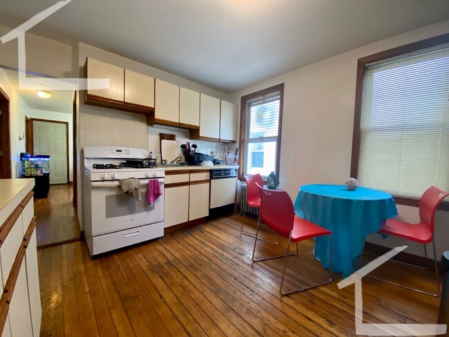 Best Deal on a Cat Friendly Apt. Last Mon... - Best Deal on a Cat Friendly Apt.  Last Mon...