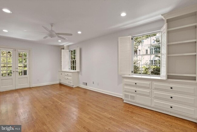 Building Photo - 4925 Weaver Terrace NW