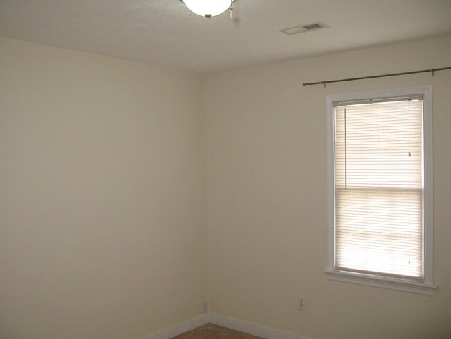 Building Photo - 6151 Rosemary Dr