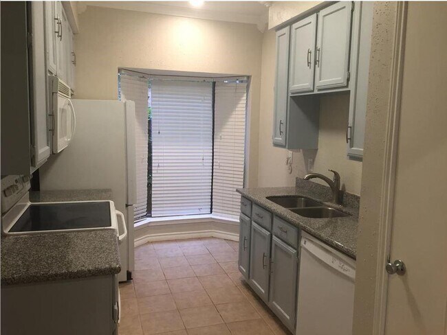 Building Photo - 12550 Piping Rock Dr