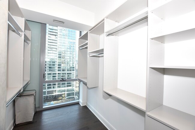 Building Photo - 60 E Randolph St