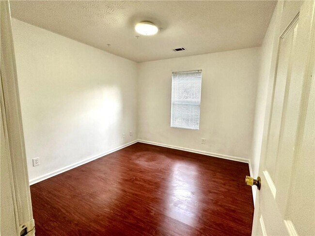 Building Photo - 575 Chandon Way