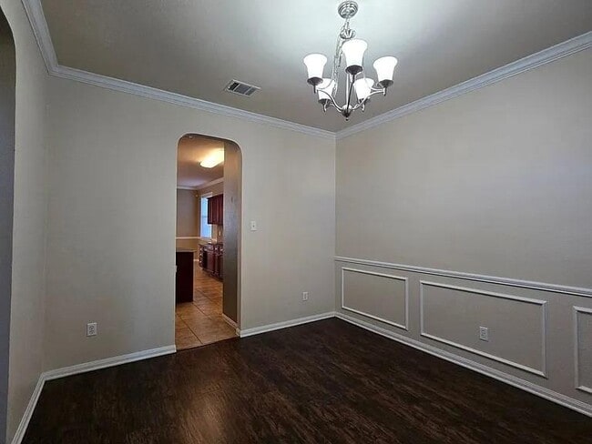 Building Photo - 615 Pumpkin Dr