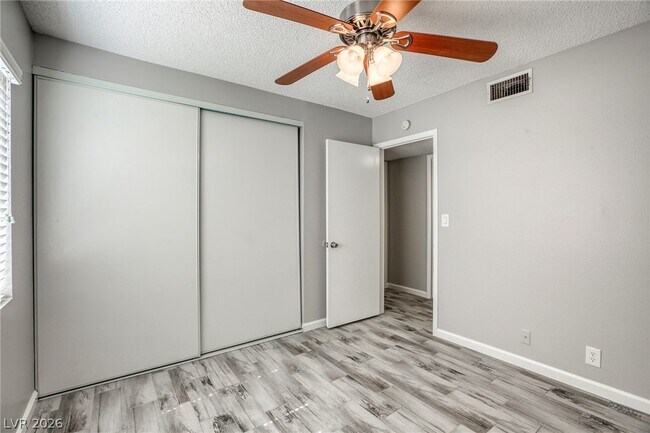 Building Photo - 2358 Belvedere Dr