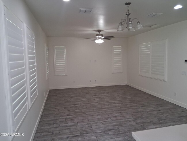 Building Photo - 4708 E Daley Ln