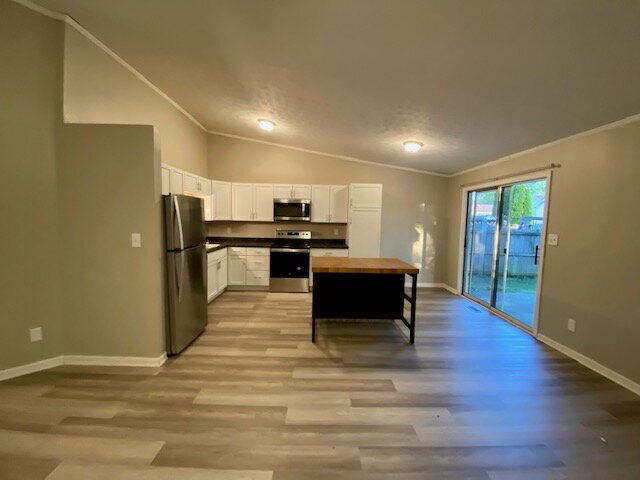 Building Photo - Ranch Style Home in Center Grove