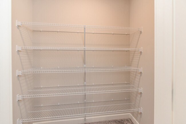 Building Photo - **2022-BUILT TOWNHOME WITH FABULOUS COMMUNITY AMENITIES**