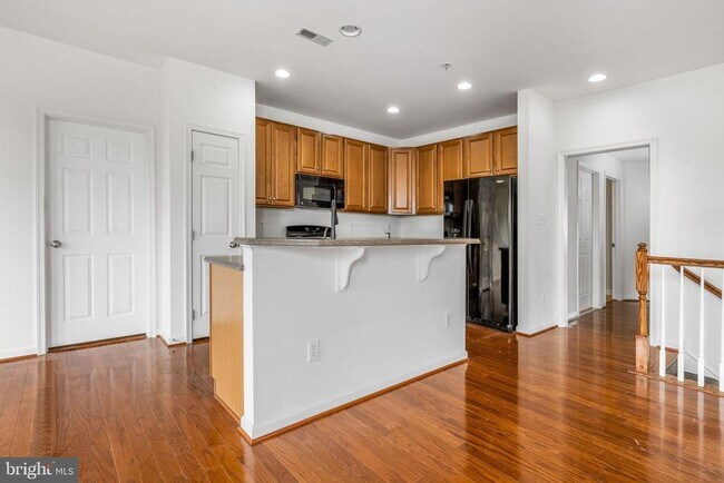 Building Photo - 202 Bardel Dr