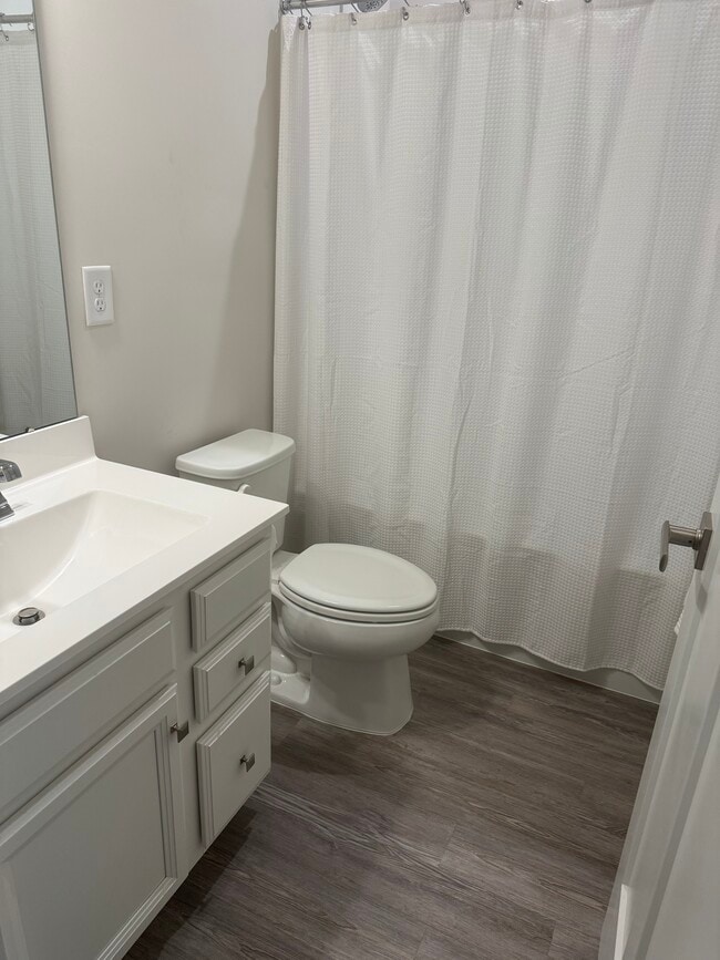 Building Photo - 140 Spring Grove Way