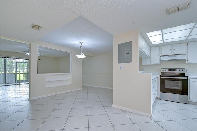 Building Photo - 230 Cypress Pl