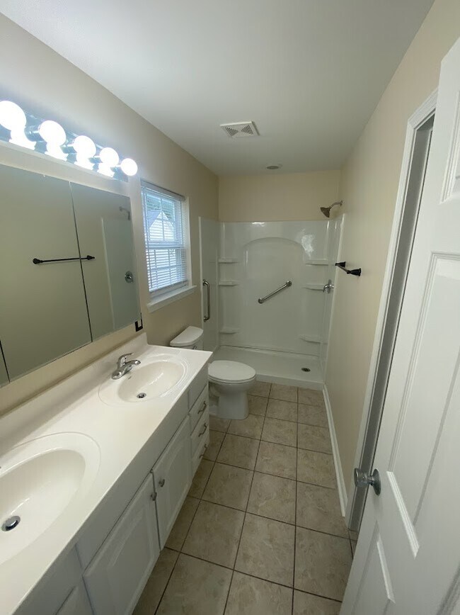 Building Photo - 181 Point Break Dr