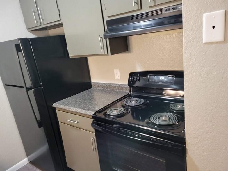 Building Photo - 505 N Main St