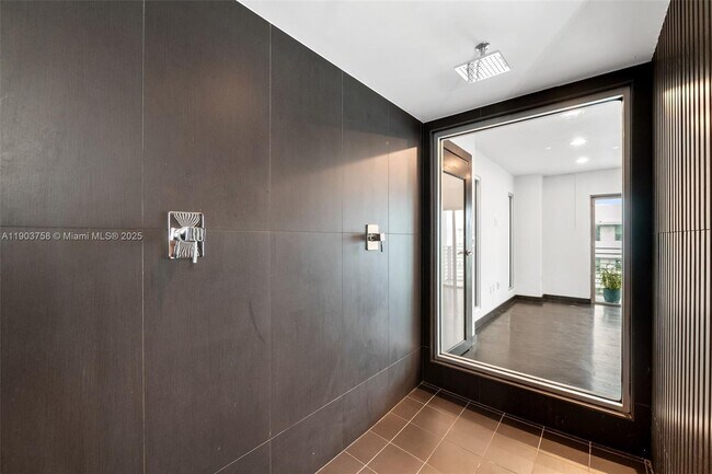 Building Photo - 7744 Collins Ave