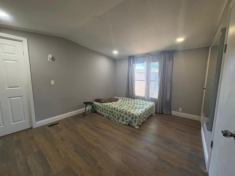 Building Photo - 4769 Naranja Way