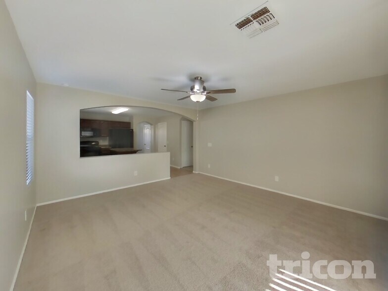 Building Photo - 1275 E Shari St