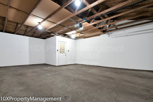 Building Photo - 3450 Halpern St