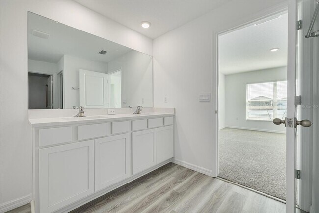 Building Photo - 803 Ace Outlaw Ave