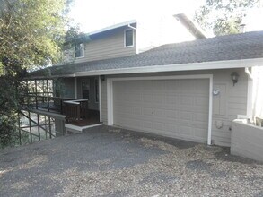 Building Photo - 3 bedroom/2.5 bath in Lake Wildwood, Penn ...