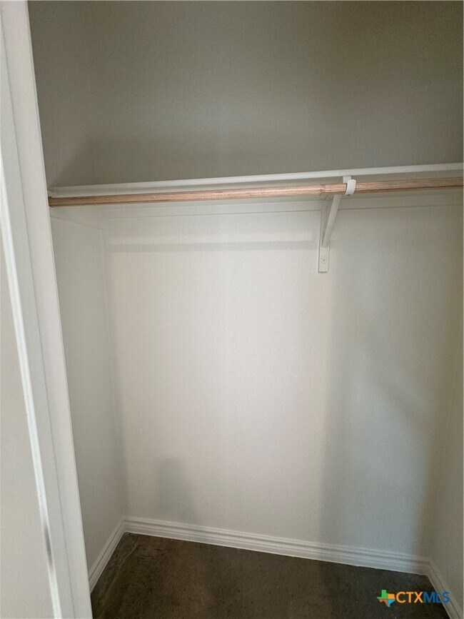 Building Photo - 3900 American Elm Dr