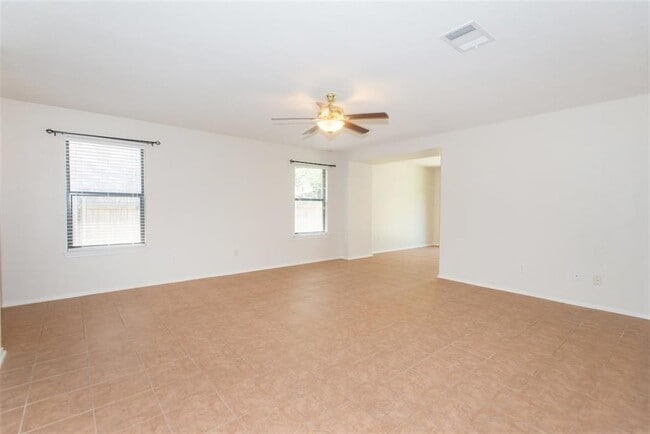 Building Photo - 505 Paseo Grand Dr