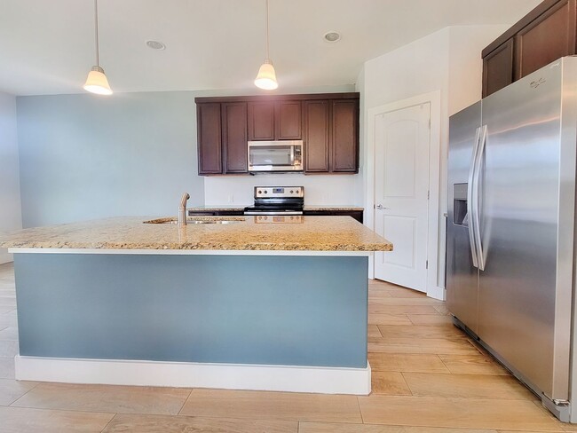 Building Photo - Gorgeous 3 BR/2.5 BA Single-Family Home in...