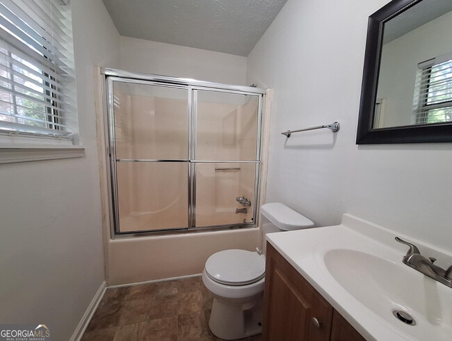 Building Photo - 6562 Carriage Ln