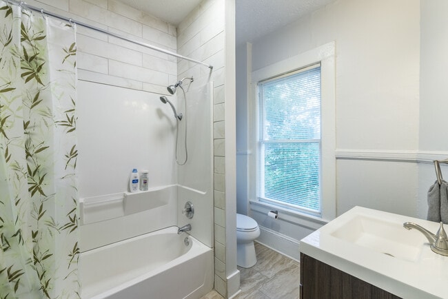 Building Photo - 2680 Post St