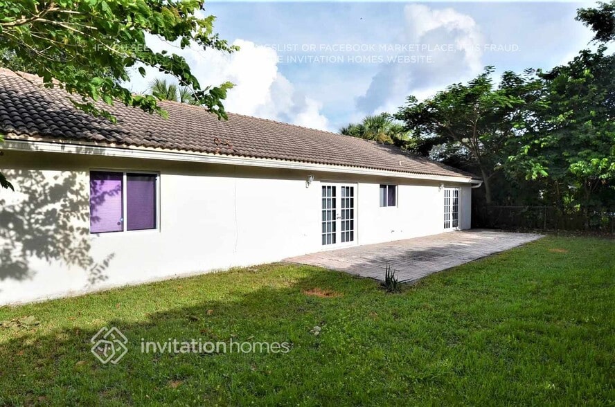 Building Photo - 5480 NW 40th Terrace