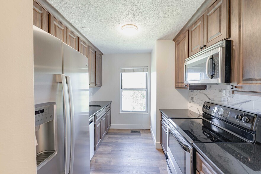 Building Photo - 3172 Meadow Trail Dr