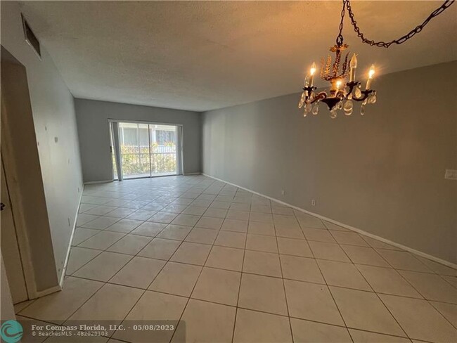 Building Photo - 2180 NE 67th St