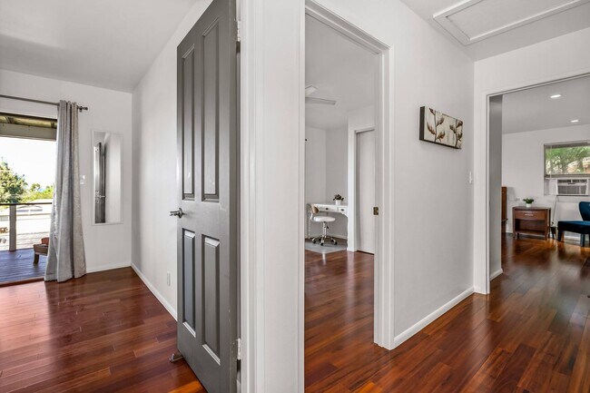 Building Photo - Beautifully Appointed Fully Furnished 4 bedroom/3 bathroom Kuau BayView House w/ Ocean views