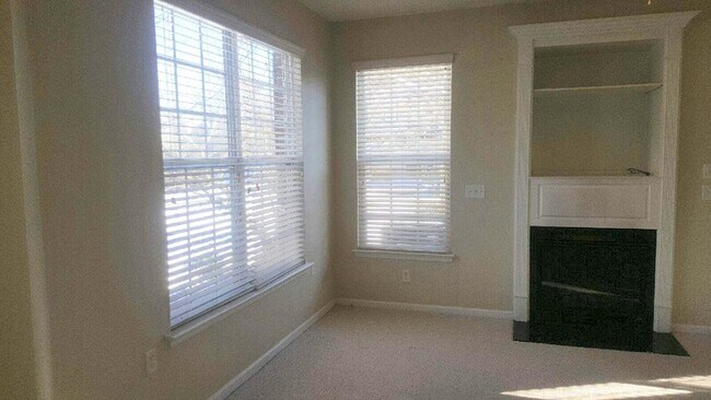 Building Photo - 1017 Farrcroft Way