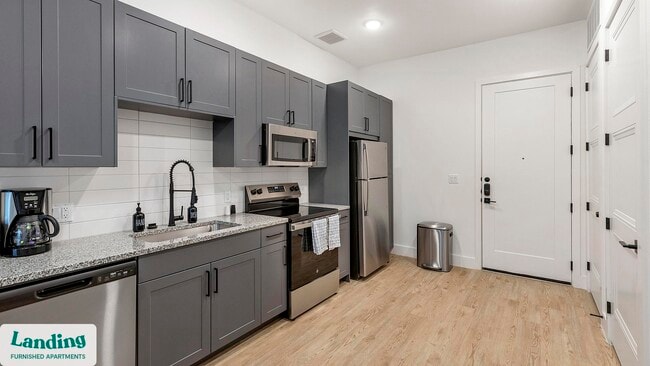 Building Photo - 650 E Sycamore St