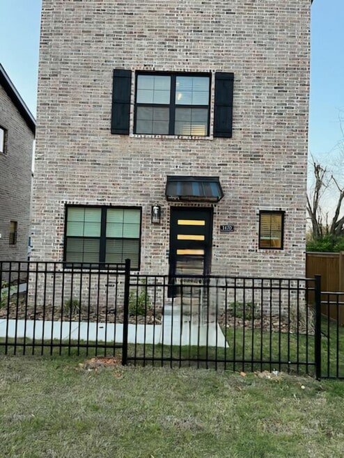 Detached townhouse - 1470 W Cato Springs Rd