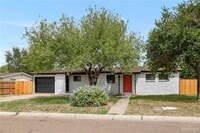 Building Photo - 1808 N Cummings Ave