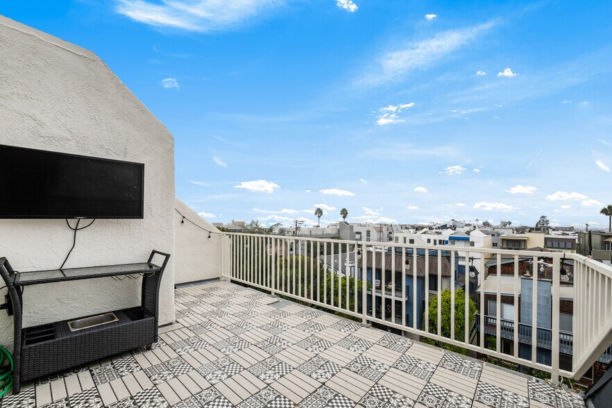 Building Photo - 24 Westwind St